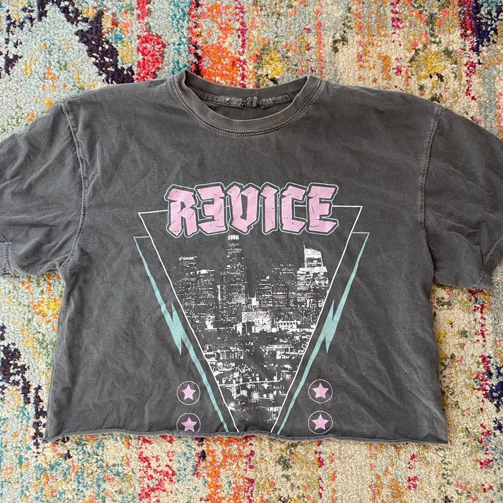 Gray Revice graphic tee
